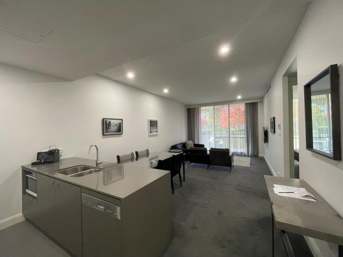 Knightsbridge Canberra Luaran gambar