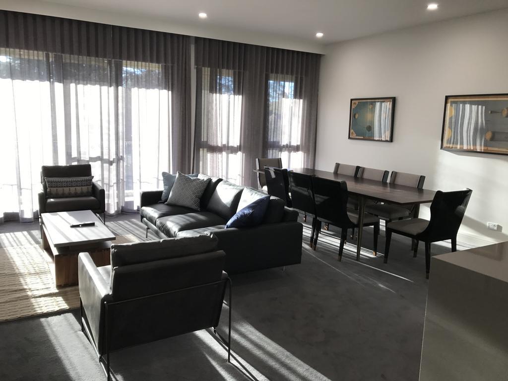 Knightsbridge Canberra Luaran gambar